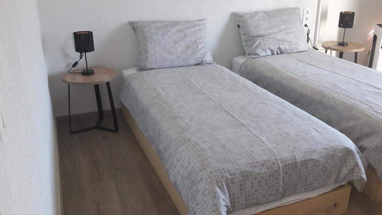 Hotel B&B Mama Mia Обровац Экстерьер фото